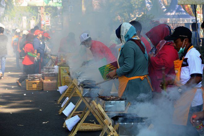Parade Ikan Asap Krispi Ramaikan Event Tahunan Semipro