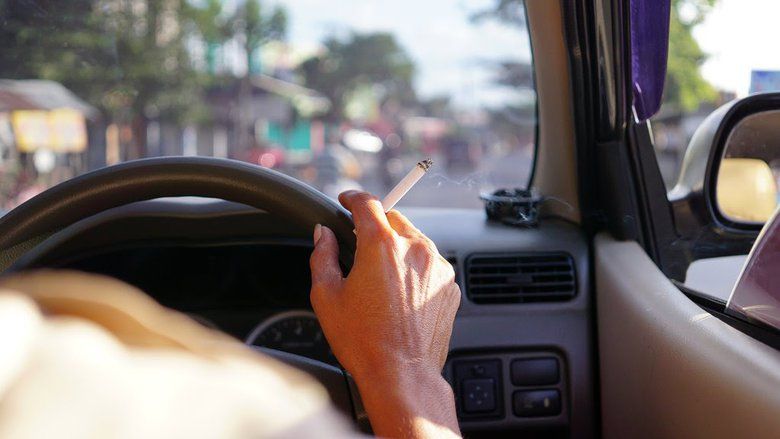Ini 4 Bahan Alami untuk Hilangkan Bau Rokok di Mobil