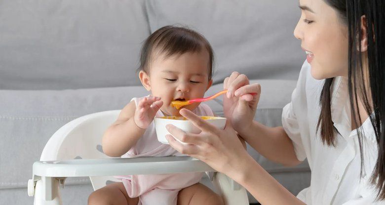 IDAI Ingatkan Bahaya Pemberian MPASI Terlalu Dini pada Bayi