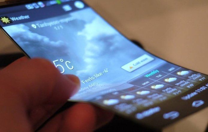 Pakai Layar OLED iPhone Tinggalkan LCD Tahun Depan