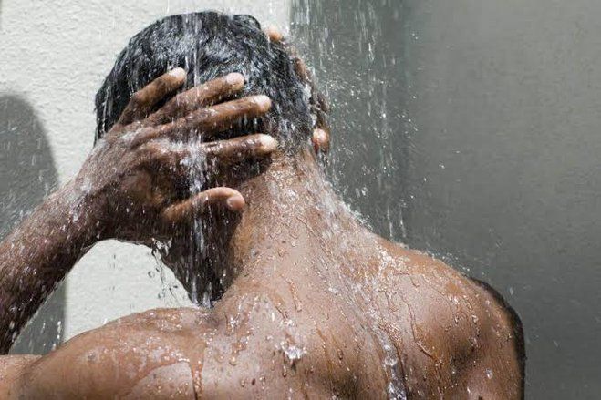 Bolehkah Mandi pada Malam Hari? Ini Penjelasannya&nbsp;