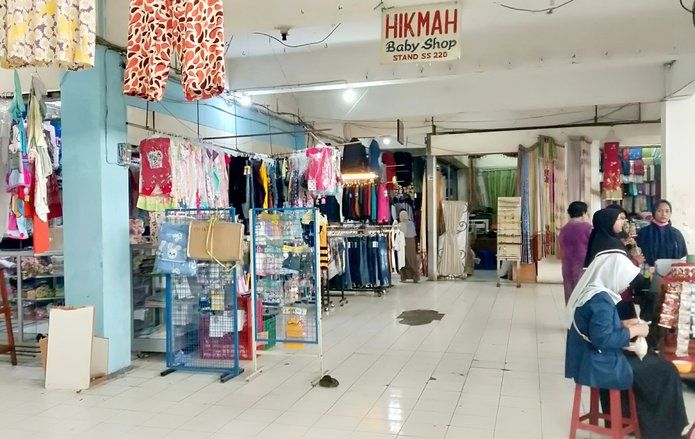 Gempuran Toko Daring Pangkas Pembeli Pasar Tradisional Gresik