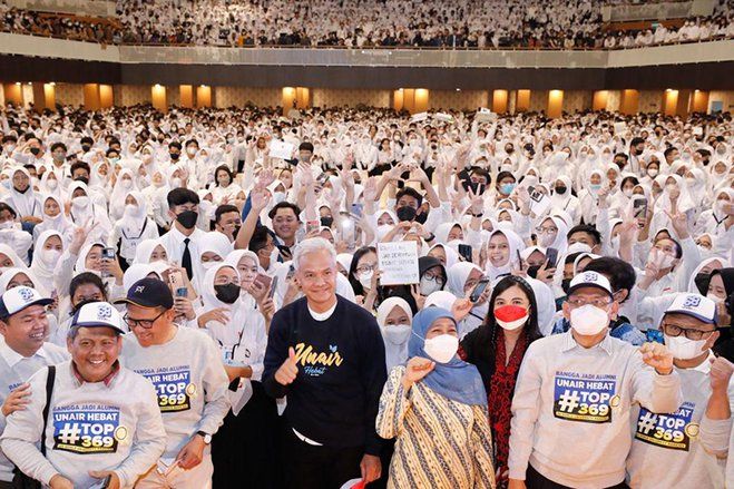 Teriakan 'Tugimin' Menggema Saat Ganjar Datang di Unair