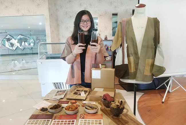 Dua Mahasiswa UK Petra Kembangkan Limbah Ampas Kopi dan Plastik HDPE