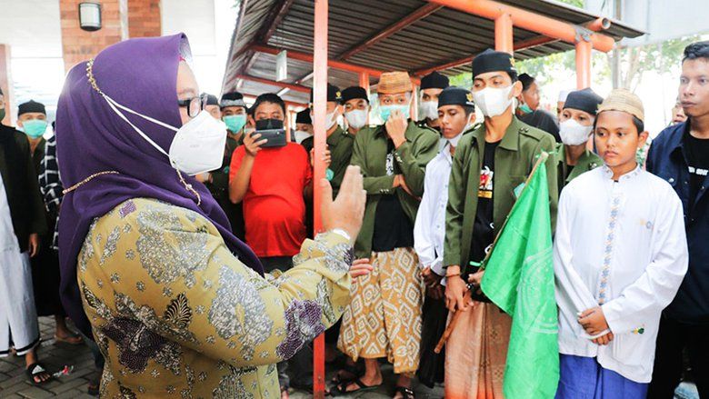 Pemkab Gresik Subsidi Tiket Kapal  Bawean dan Fasilitasi Penjemputan Santri