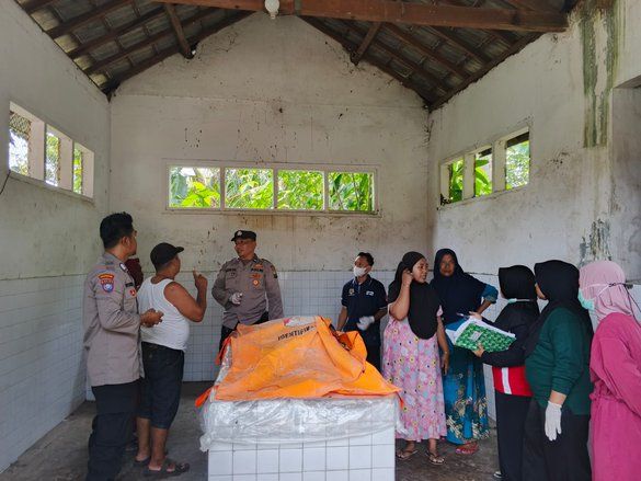 Hendak Kunjungi Anak, Lansia Tewas Tertabrak KA Sri Tanjung di Perlintasan Sumberbaru Jember