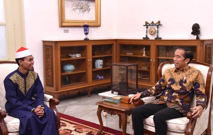 Ketika Jokowi Kepo Momentum Presiden Erdogan Memeluk Firdaus Syamsuri