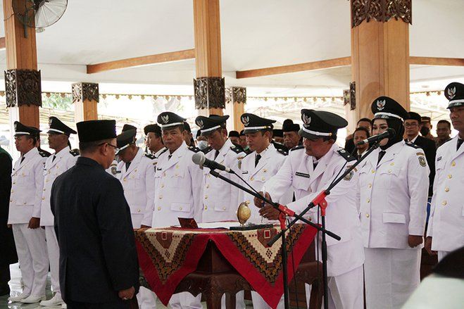 Bupati Situbondo Ajak Kades yang Baru Dilantik Berinovasi Agar Desa Punya Daya Saing