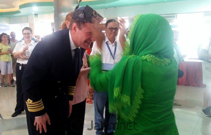 Kapal Orion Viking Sandar di Tanjung Perak