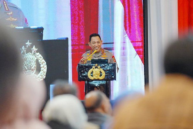 UU Polri Ubah Usia Pensiun, Nasib Listyo di Prabowo
