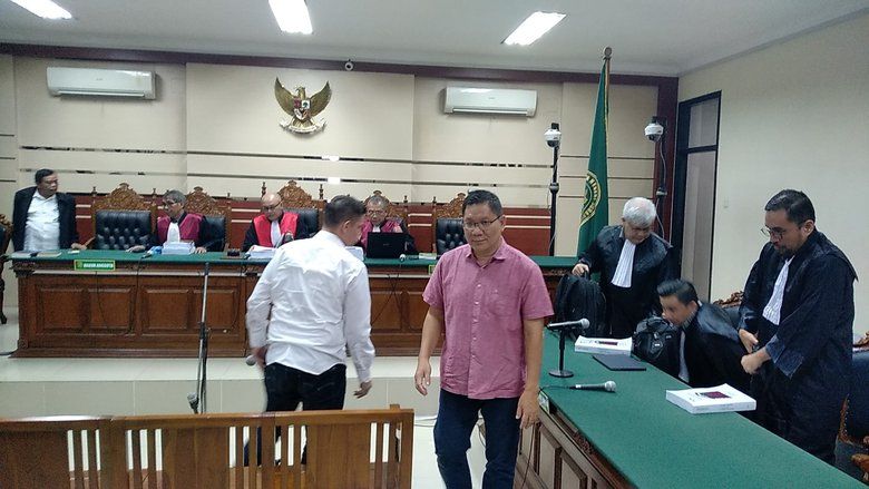 Lima Penyuap Bupati Mojokerto Dituntut Berbeda
