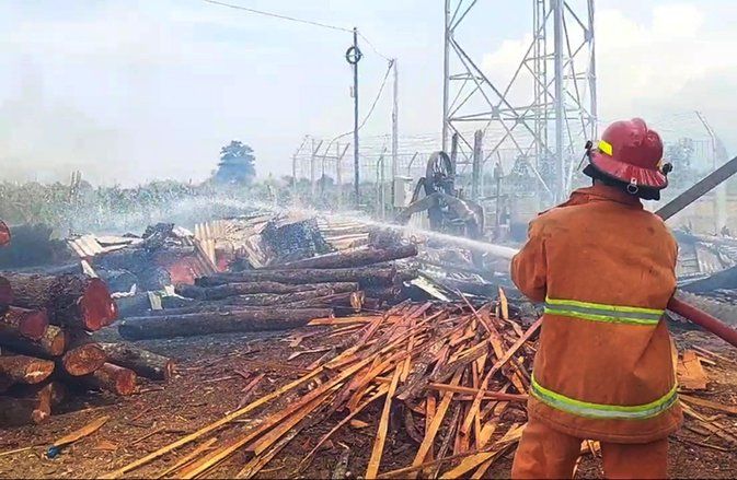 Gudang Kayu di Probolinggo Terbakar