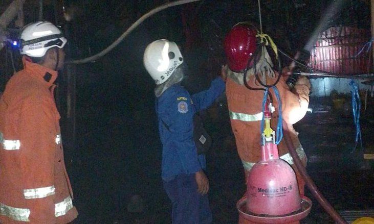 Kebakaran Kandang Ayam di Ngoro Mojokerto: Ribuan Ekor Mati, Api Dekati Permukiman