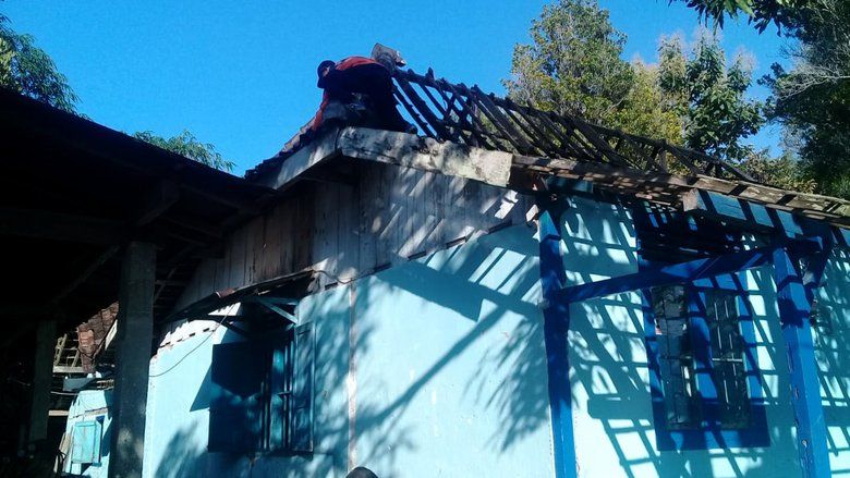 Rumah Warga Madiun Terbakar Akibat Arus Pendek