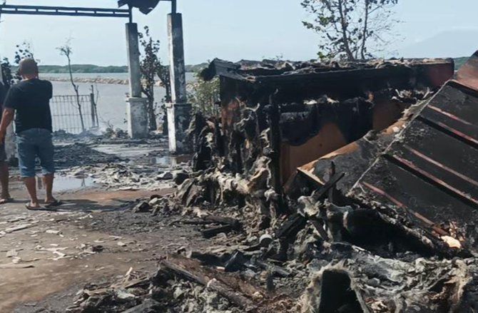 Gudang Penyimpanan Keranjang Ikan di PPP Mayangan Probolinggo Terbakar