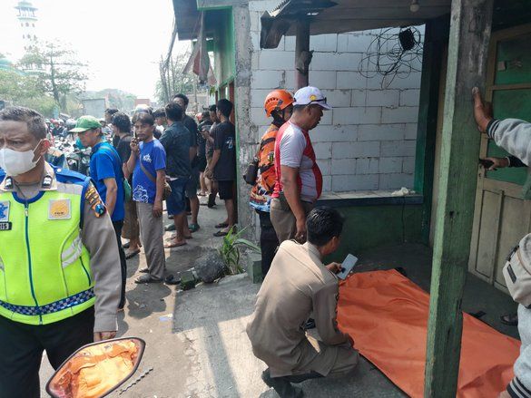 Kecelakaan Motor vs Truk Kontainer, Perempuan 25 Tahun Tewas di Kolong Trailer