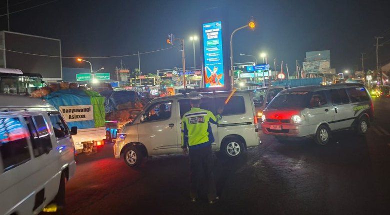 Urai Antrean Panjang Ketapang - Gilimanuk, ASDP Kerahkan 3 Kapal Perbantuan