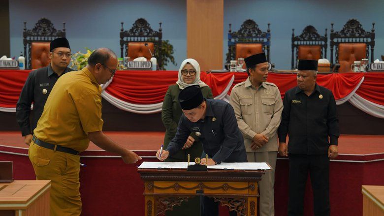 Pemkab dan DPRD Mojokerto Cabut Empat Perda, Mengapa?