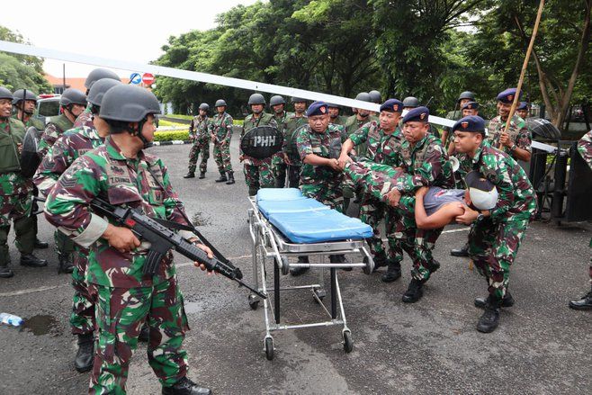 Kolinlamil Siagakan Pasukan Huru-hara di Surabaya