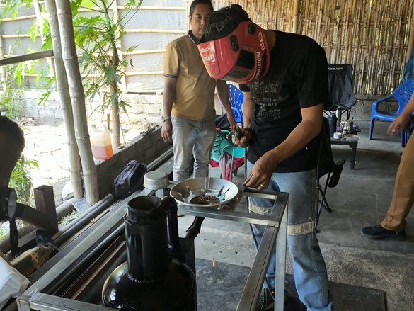 Warga Jember Sulap Arang Limbah Jadi Bahan Bakar Kompor