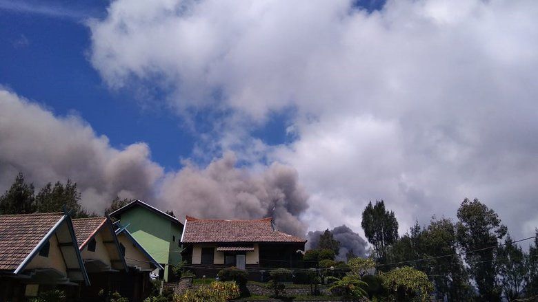 Tidak Beli Tiket, Bule Australia Terobos Zona Aman Bromo