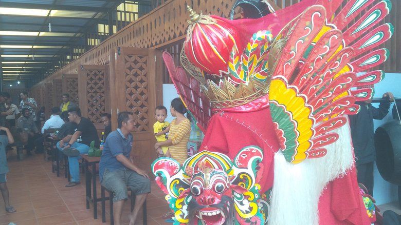 Kopi di Pasar Sritanjung, Rasa Kafe Harga Kaki Lima