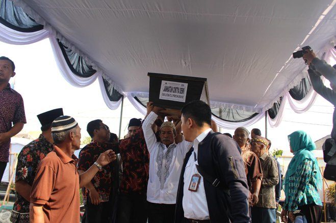 Keluarga Awak Pesawat Dapat Santunan 100.000 Dolar AS