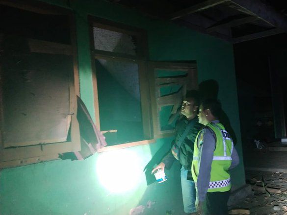 Ledakan Petasan Nyaris Robohkan Rumah Dinas SD di Probolinggo