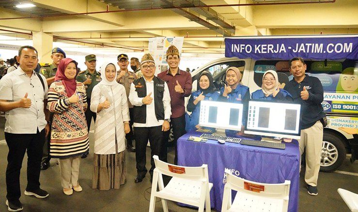 Kurangi Angka Pengangguran, Ning Ita Gelar Job Fair dengan 30 Perusahaan dan 900 Lowongan Pekerjaan