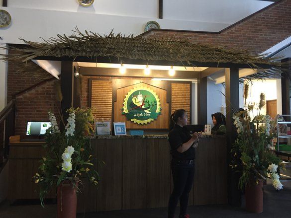 Ayam Goreng "Lombok Idjo" Menginvasi Pasar Kuliner Surabaya