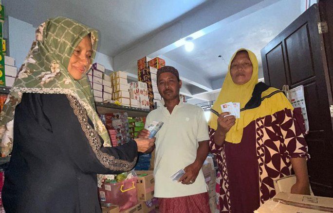 Diprotes Karena Jual Pupuk Subsidi di Atas HET, Kios Ini Kembalikan Uang ke Petani