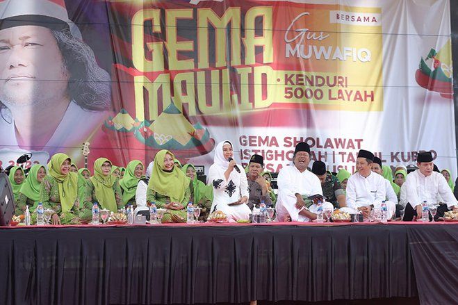 Festival 5000 Layah, Sang Kiai Gondrong Bikin Ambyar Ribuan Jamaah Dalam Harmonisasi