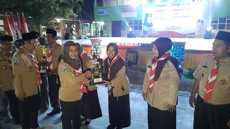 Hari Pramuka ke-62, Ning Ita Pimpin Upacara dan Gelolarakan Meneruskan Perjuangan
