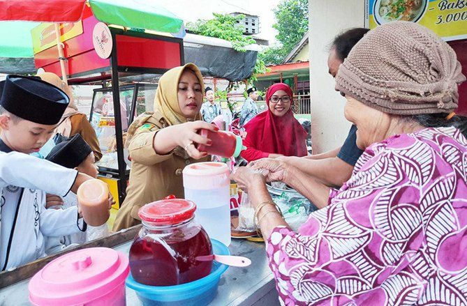 Ning Ita: Penarip Kampung Ramadan Menggerakan Pertumbuhan Ekonomi UMKM