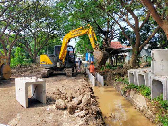 Progres Rekonstruksi Jalan di Kawasan Sampang Sport Center Diklaim Capai 25 Persen