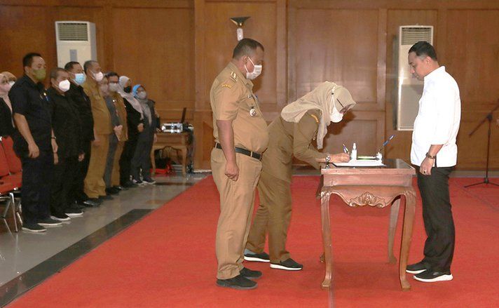Warning!! Tak Sesuai Kontrak Kinerja Hingga Akhir 2022, Jabatan Lurah dan Camat di Surabaya