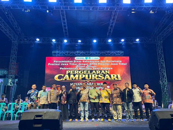 Campursari Mayangkara Sedot Ribuan Warga di Alun-alun Cemara