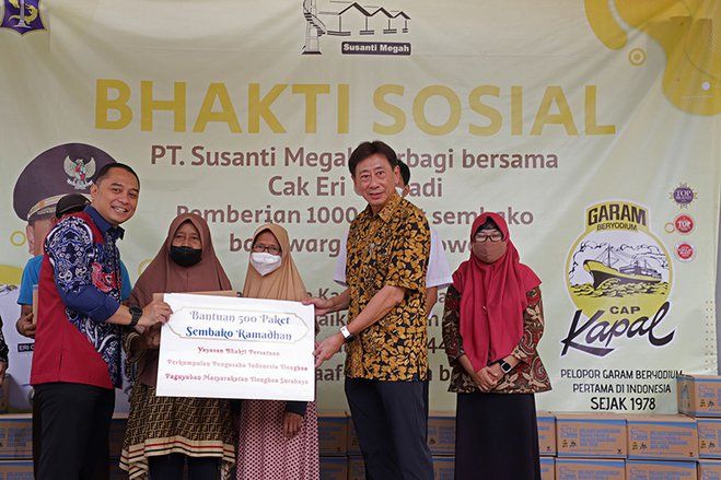Peduli Entaskan Kemiskinan, Pemkot Surabaya Terima 1000 Paket Sembako Ramadan dari Pengusaha