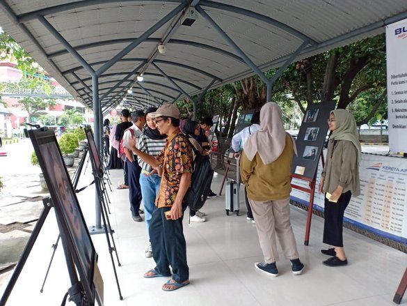 Sambut Hari Valentine, Daop 8 Gelar Pameran Fotografi