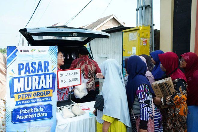 Pasar Murah Pemkab Kediri Diserbu Warga, Minyak Goreng hingga Telur Jadi Buruan