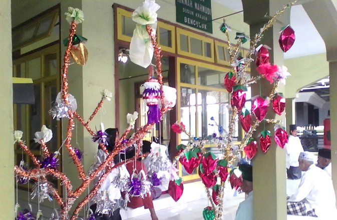 Ada Pawai Bunga Telur Selama Sebulan di Banyuwangi