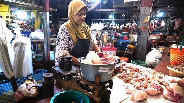 Harga Daging Ayam Melonjak, Warga Probolinggo Kurangi Belanja