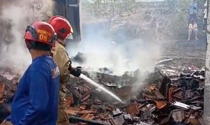 Cuaca Kering, Warga Diimbau Tak Bakar Sampah dan Ilalang Sembarangan