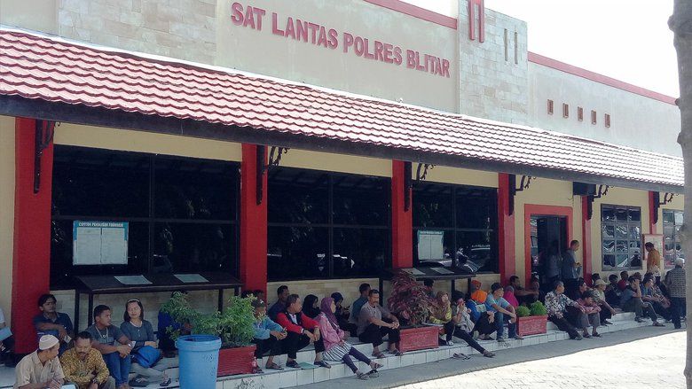 Usai Libur Lebaran, Pemohon SIM di Polres Blitar Membludak