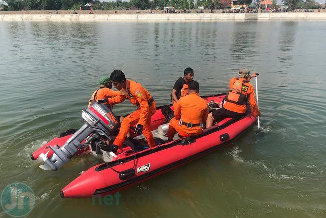 Diduga Tidak Bisa Berenang, Remaja Mojokerto Tenggelam di Waduk Kalimati