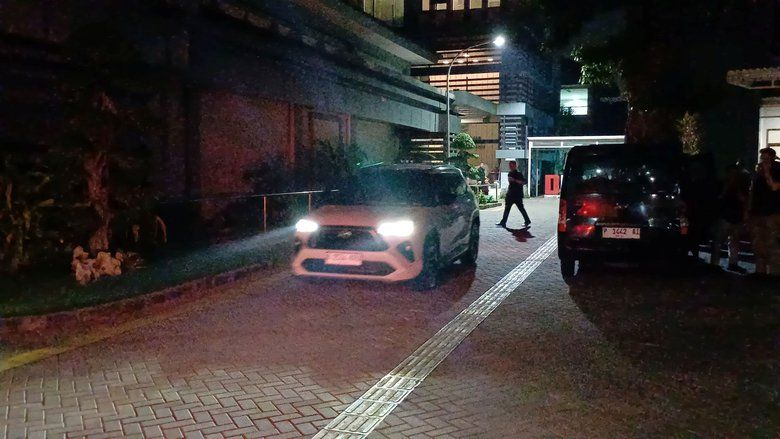 7 Jam Geledah Kantor Dinas ESDM Jatim, Kejati Jatim Amankan 4 Kontainer Boks