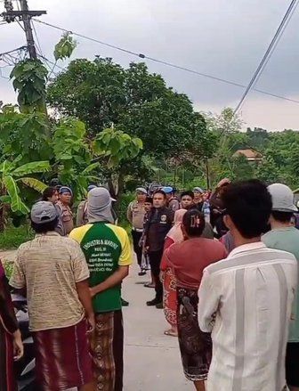 Polisi Gerebek Rumah Diduga Pengedar Narkoba di Sampang
