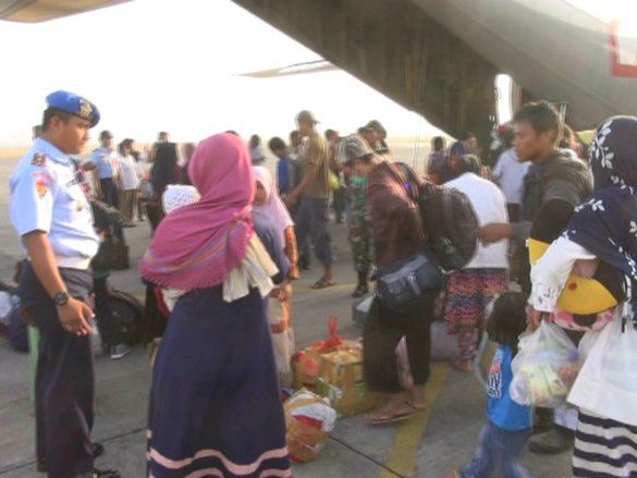 Pengungsi dari palu Kembali Tiba di Surabaya