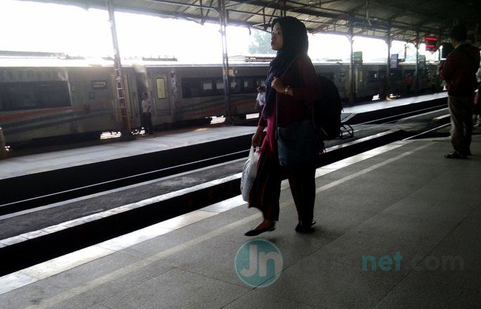 Kereta Jurusan Jatim Terlambat Dampak Banjir Jakarta
