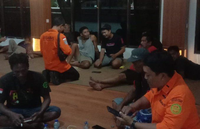 KMP Perkasa 05 Mati Mesin di Selat Bali, Penumpang Dievakuasi
